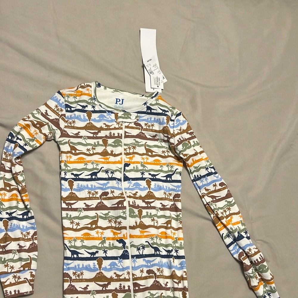 Brand new children’s place zip up footie
